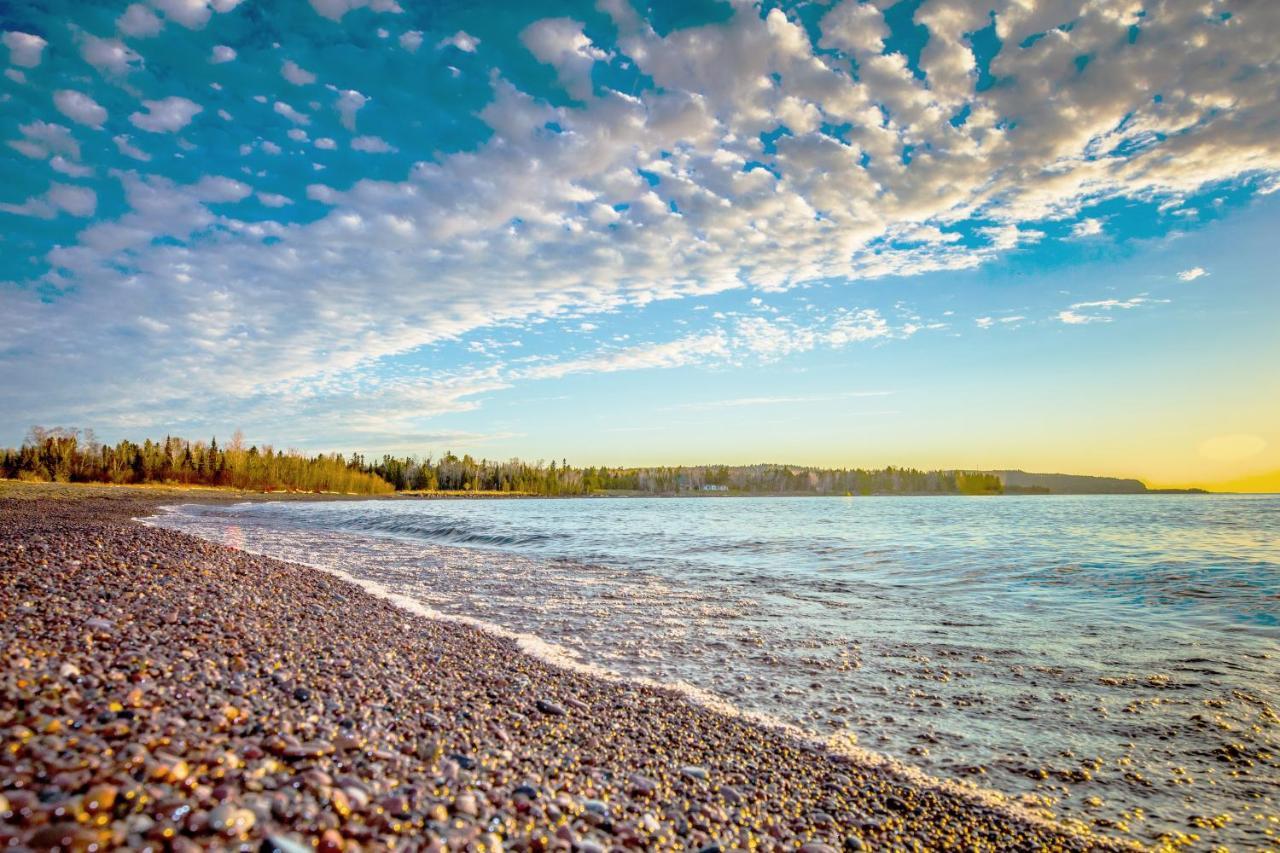 Superior Shores 3*