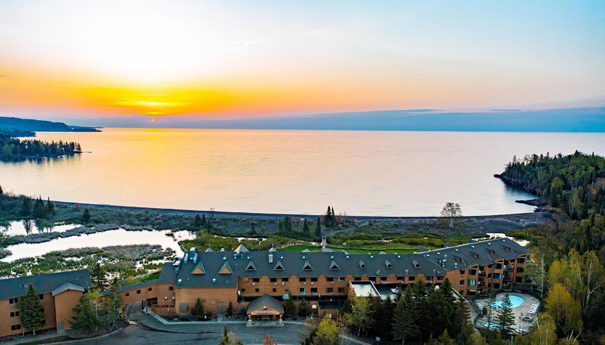 Superior Shores Resort 3*