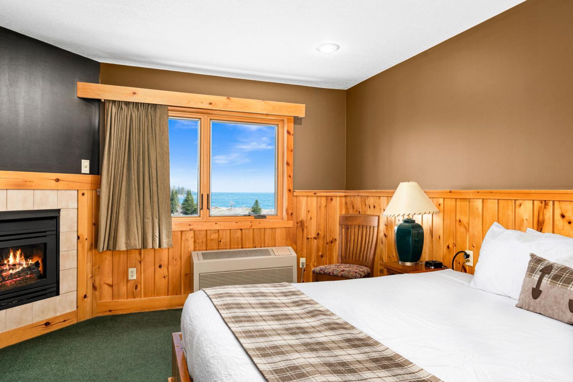 Superior Shores Resort 3*