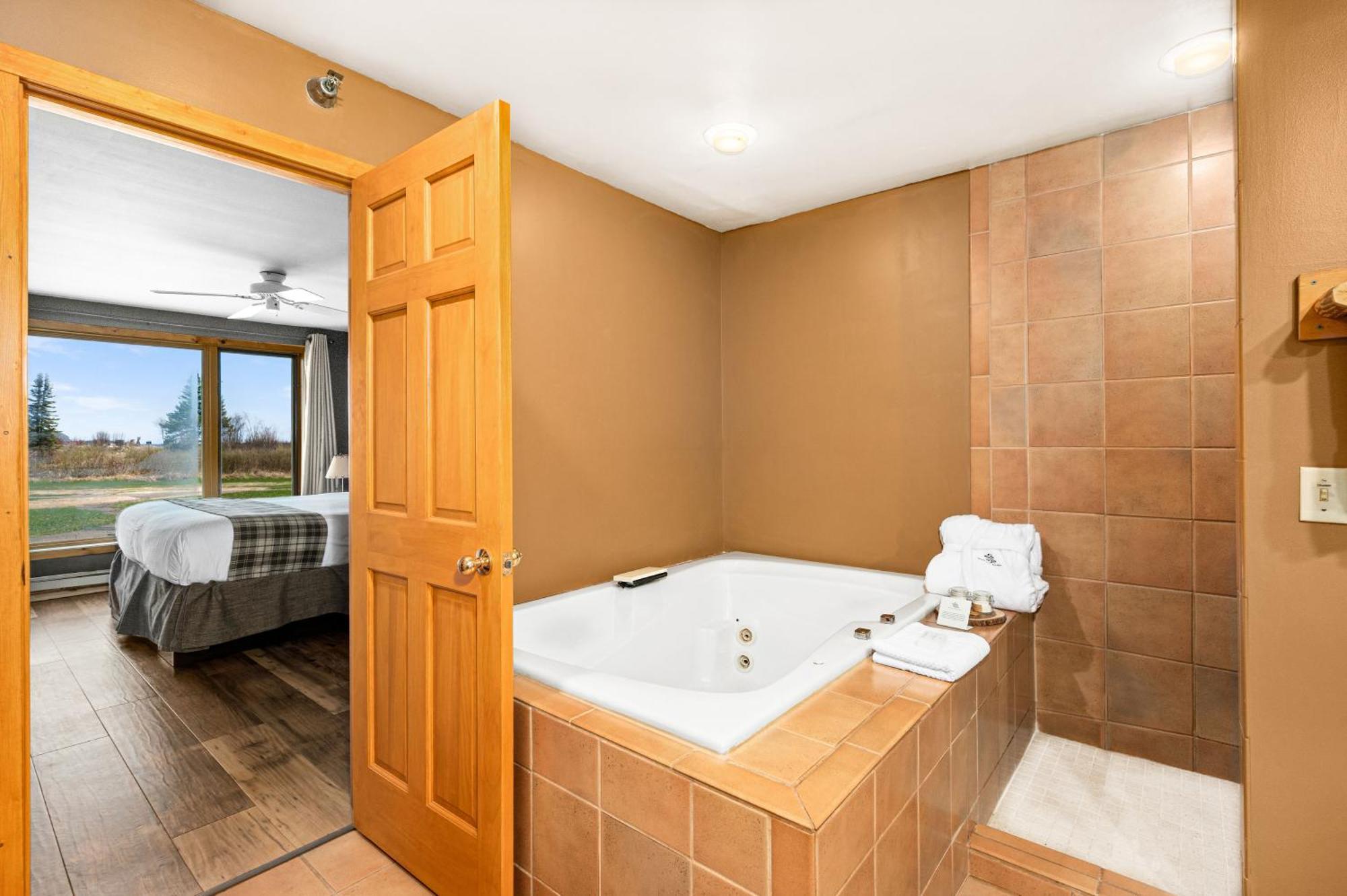 Superior Shores Resort 3*
